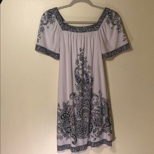 White and black dress with pockets